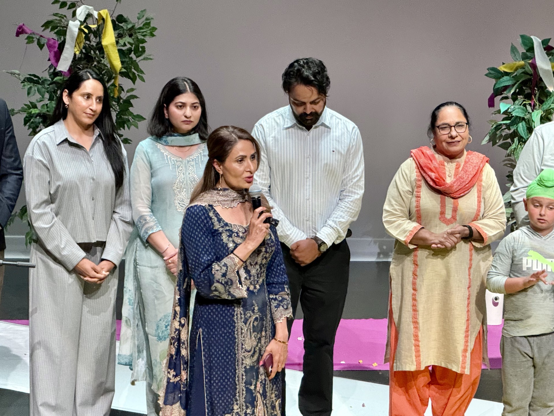 Punjabi Media Under-Fire In WEEDS - Ik Sureeli Taan Da Vahda