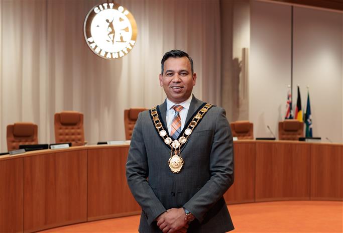 First Hindu Mayor In Australia Ousted After 18 Weeks